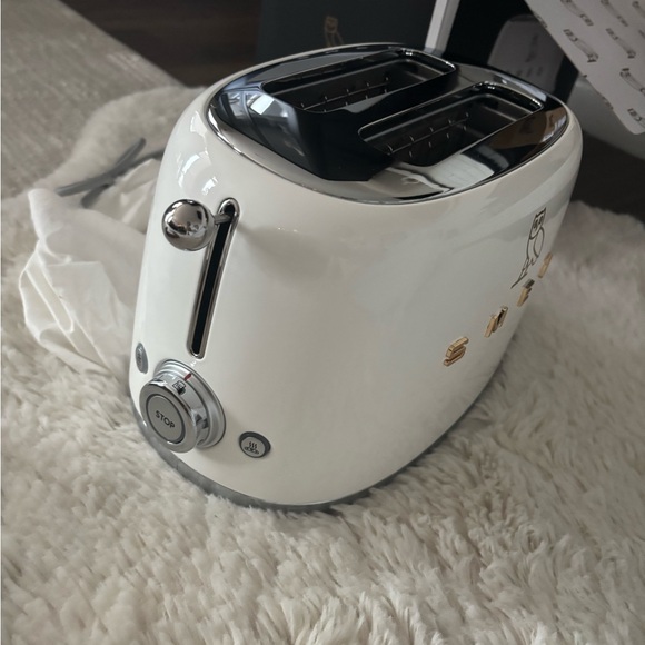 **SOLD**Smeg White Toaster with Gold Accents - Picture 3 of 10